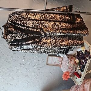 Lane Bryant satin tunic style long sleeve top. Size 18.